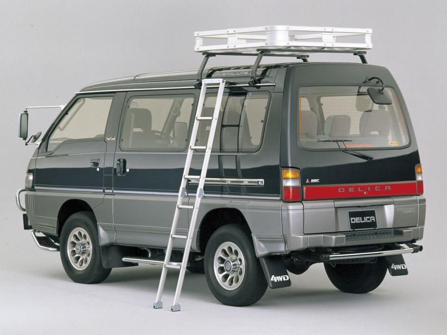  Mitsubishi Delica Star Wagon 4WD 1990 года  (фото 3 из 5)